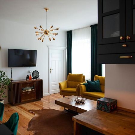Klimatyczny Apartament Art Deco Apartment Chelm Bagian luar foto